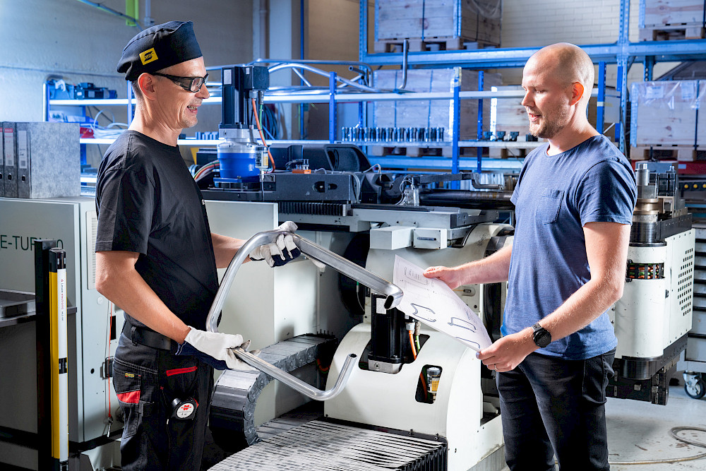 summanen oy putkentaivutus, putkitaivute, huonekaluputken taivutus, putken taivutukset, rst putken taivutus, teräsputken taivutus